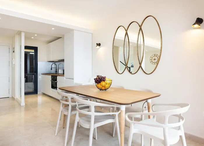 Sunny Castillo Apartment